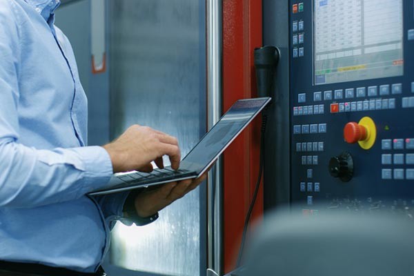 Monitoraggio della produzione: controllare le commesse ed evitare rischi di inefficienza produttiva